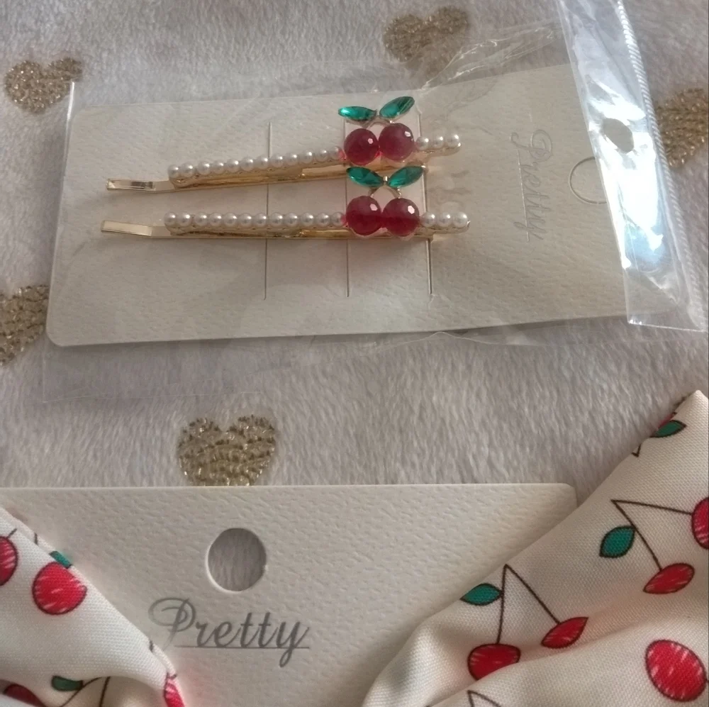 ✂️3/$15 *NWT* Pretty Cherry Print Hair Bow and Clip Set